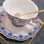 Vintage Teetasse und Untertasse Set Porzellan Blau und Weiß photo review