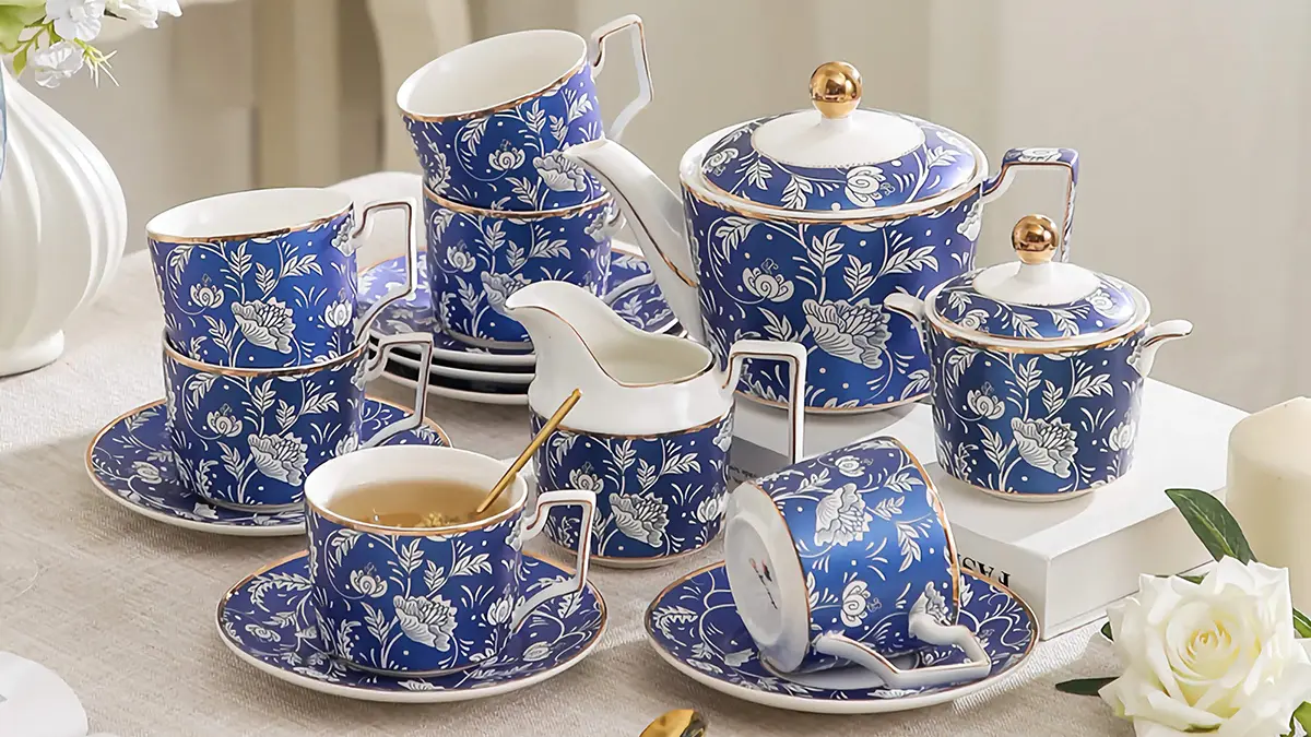 TSB02CC001 DD.jpg Blühende Blumen Englisches Porzellan Teeservice