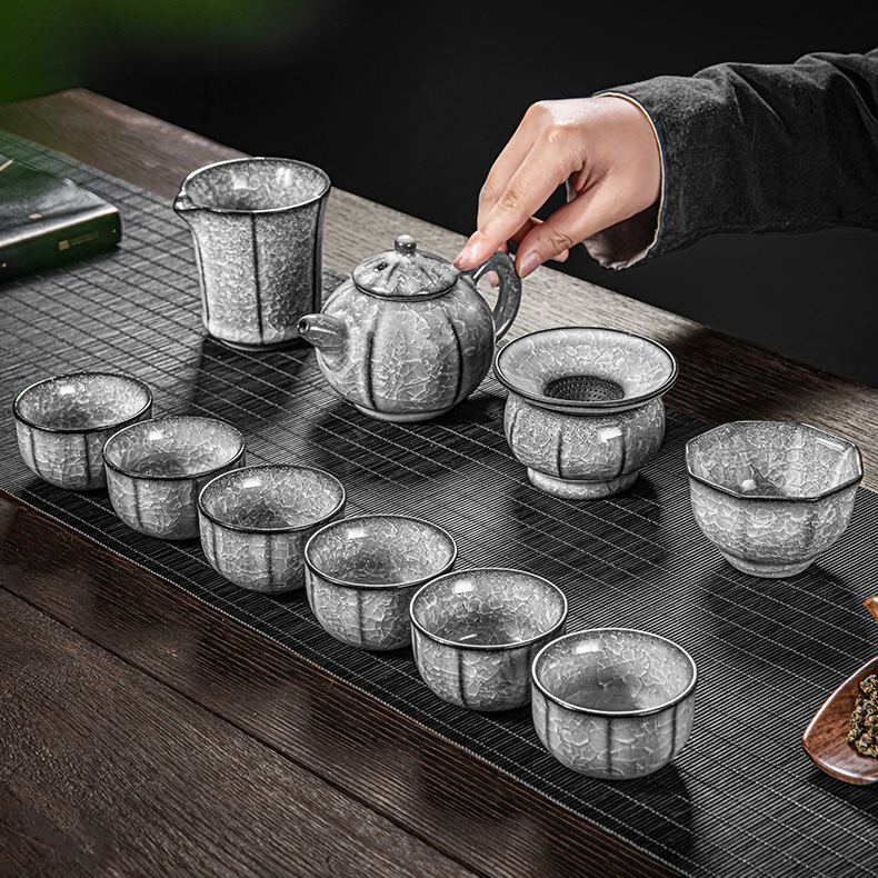 Luxuriöses Chinesisches Teeset aus Porzellan – Bild 2