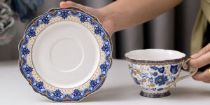TSB11BB009 DD2 Vintage Teetasse und Untertasse Set Porzellan Blau und Weiß