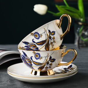 TSB18BB001 2 Blau Blumen Teetasse und Untertasse-Set Knochenporzellan