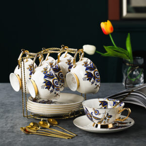 TSB18BB001 v4 Blau Blumen Teetasse und Untertasse-Set Knochenporzellan