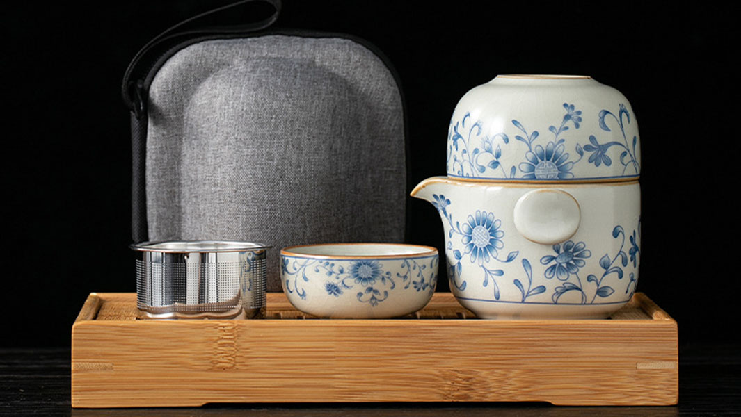 TSB26BB013 D1 Vintage Chinesisches Reise-Teeset Blau und Weiß